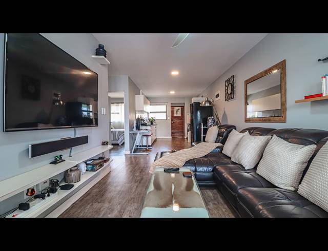 2 BEDROOM FLAT FOR SALE IN UMBOGINTWINI